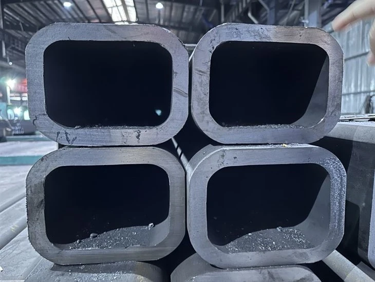 ASTM A501 الأنابيب المربعة غير الملحومة المشكلة على الساخن